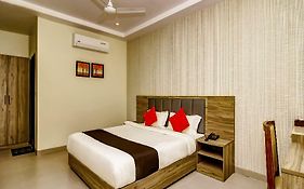 Capital O 28086 Sindhura Grand