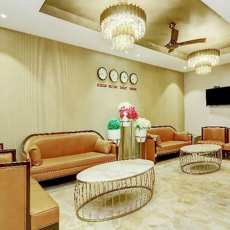 Capital O 28086 Sindhura Grand Hotel Hyderabad Exterior photo