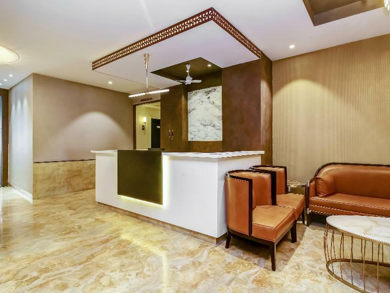 Capital O 28086 Sindhura Grand Hotel Hyderabad Exterior photo